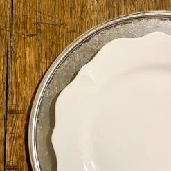 Assiette de présentation en acier étamé