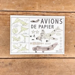32 Avions de papier