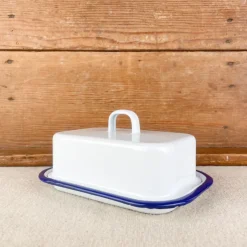 Beurrier en émail blanc avec liseré bleu