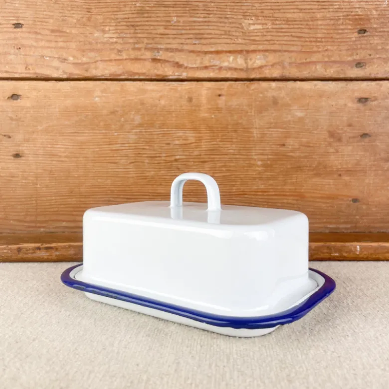 Beurrier en émail blanc avec liseré bleu