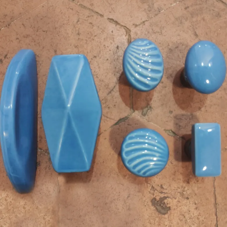 Boutons de porte & placards porcelaine bleu azur