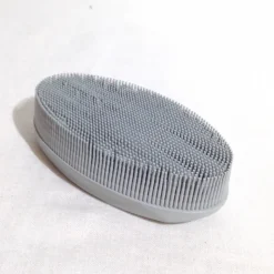 Brosse à habits caoutchouc naturel