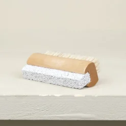 Brosse à ongles avec pierre ponce