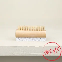 Brosse à ongles avec pierre ponce