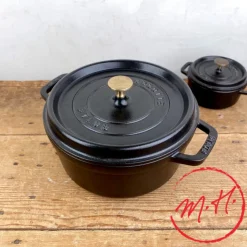 Cocotte en fonte ronde noire mate
