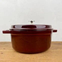 Cocotte ronde en fonte grenat