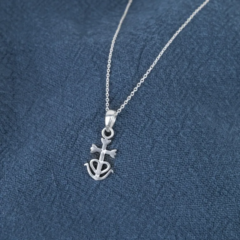 Collier croix de Camargue en argent