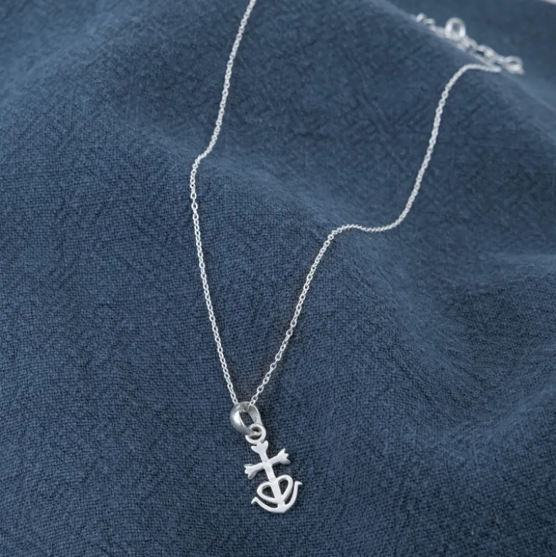 Collier croix de Camargue en argent