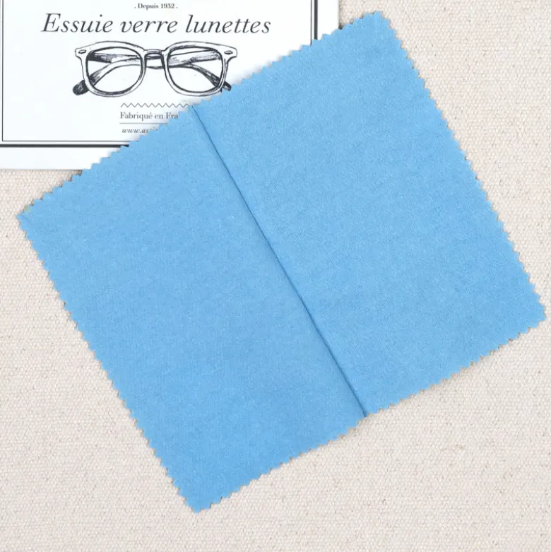 Essuie verre à lunettes