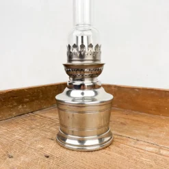Lampe à pétrole base droite en étain