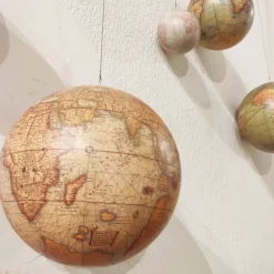 Mobile globes