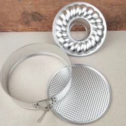 Moule à manqué démontable à 2 fonds en fer blanc