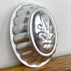 Moule ovale festonné motif lys