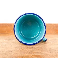 Mug en émail turquoise