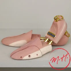 Paire d'embauchoirs en cèdre Saphir