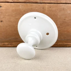 Patère blanche sortie de câble