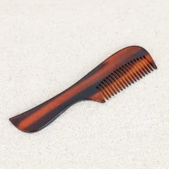 Peigne à barbe et moustache