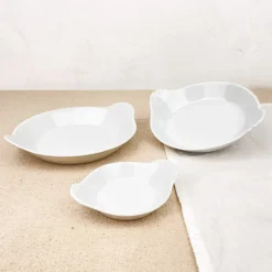 Plat rond à oreilles en porcelaine