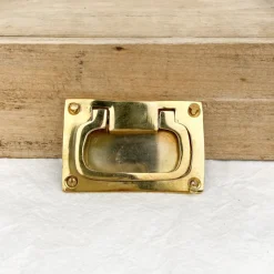 Poignée cuvette rectangulaire en laiton poli