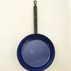 Poêle émail noir et bleu