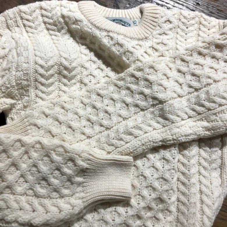 Pull Irlandais en laine tricoté écru
