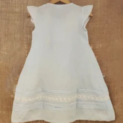 Robe bleu clair à dentelles
