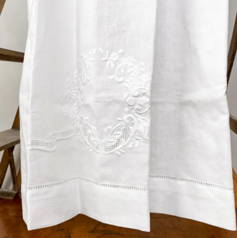 Robe de baptême avec béguin et chaussons