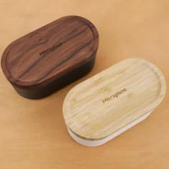 Râpe avec récipient et couvercle en bois