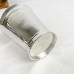 Timbale de naissance en étain brillant