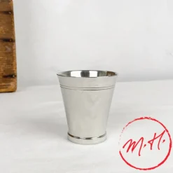 Timbale de naissance en étain brillant
