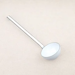 Ustensile de cuisine émail blanc