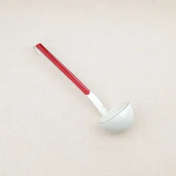 Ustensile de cuisine émail blanc liseré rouge