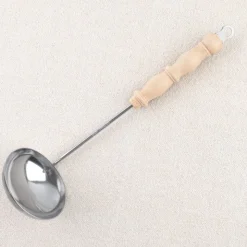Ustensiles de cuisine en hêtre et inox