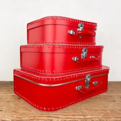 Valise rouge en carton